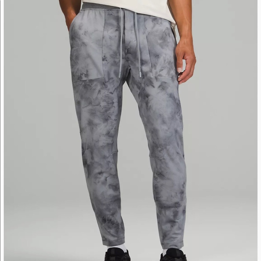 NWT Lululemon Mens Textured Tech Pant. Size M.